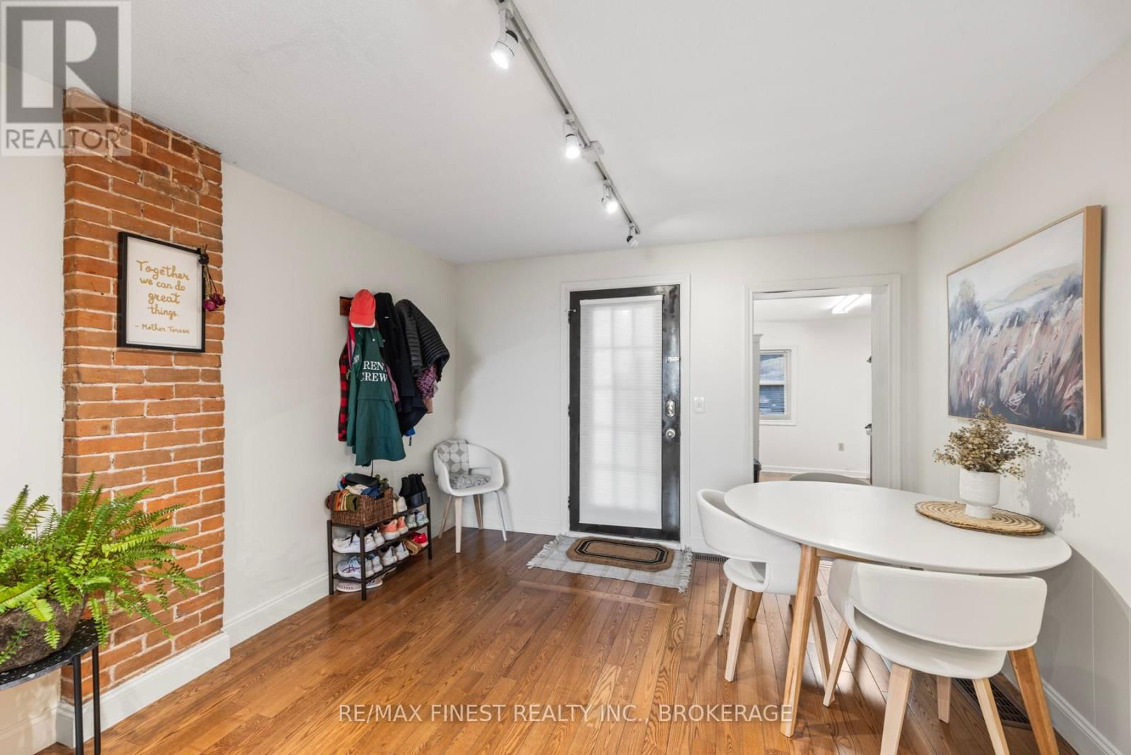 589 KING STREET WEST Image 8