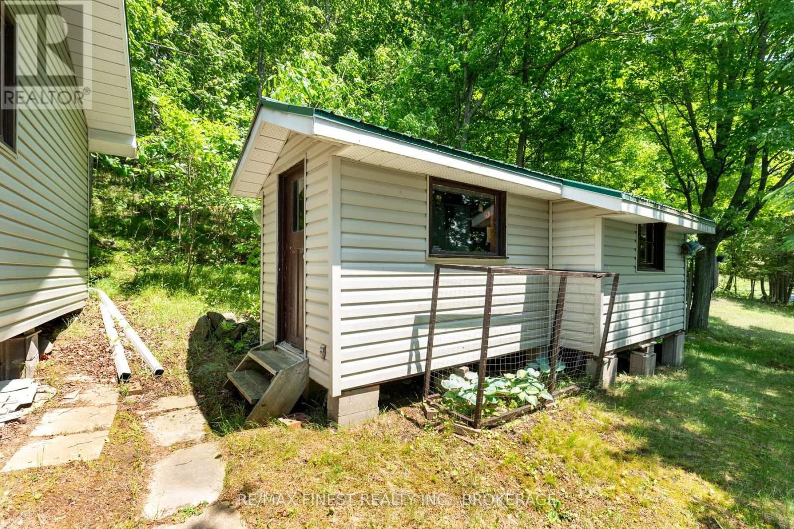 101 SPLIT RAIL LANE Image 40