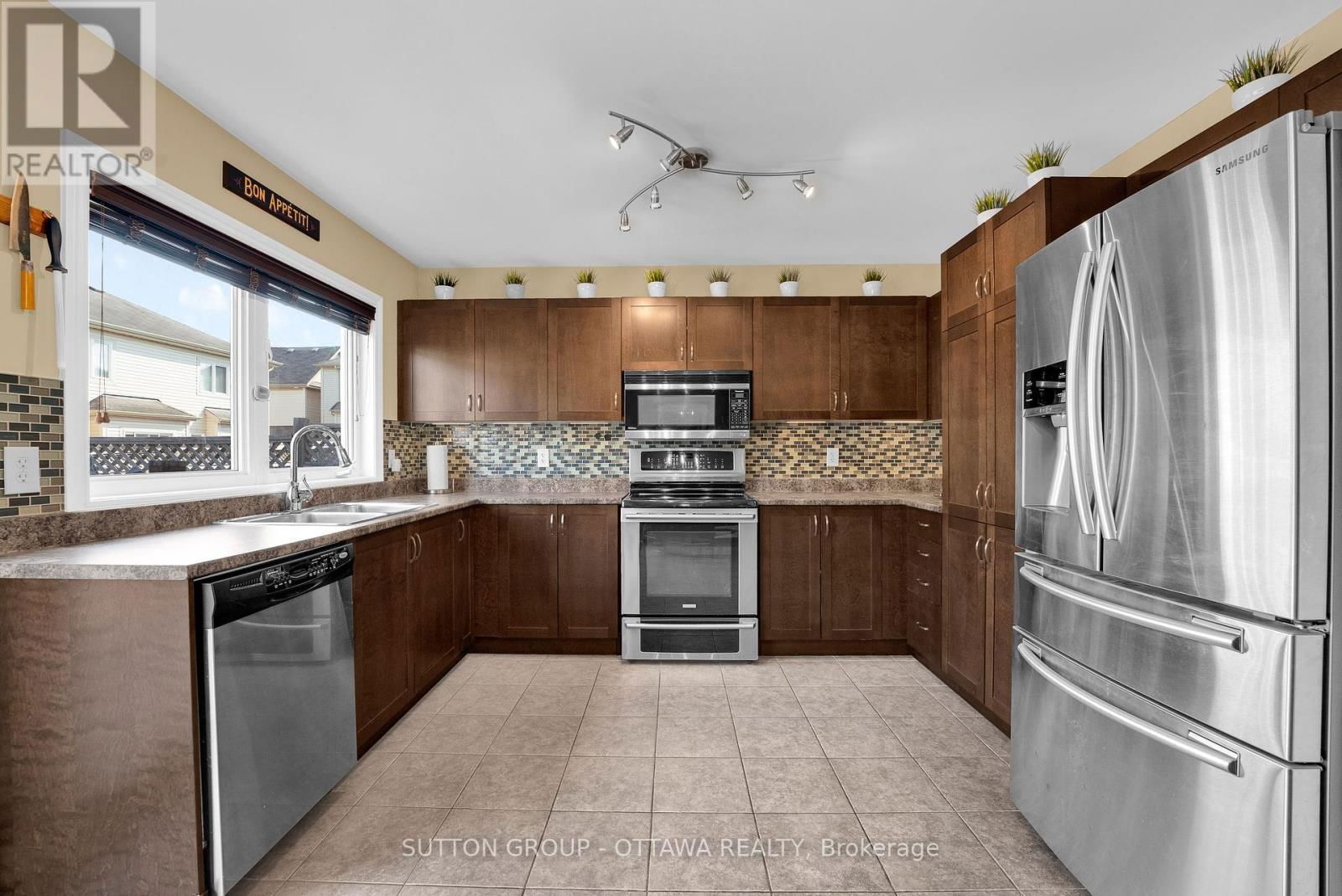 3596 CAMBRIAN ROAD Image 13