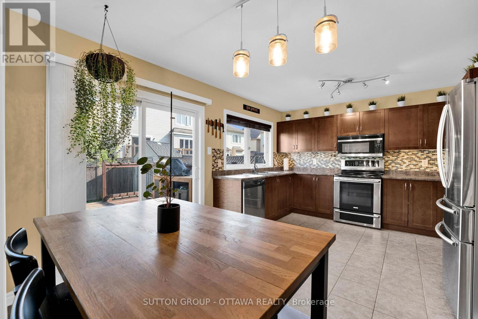 3596 CAMBRIAN ROAD Image 15