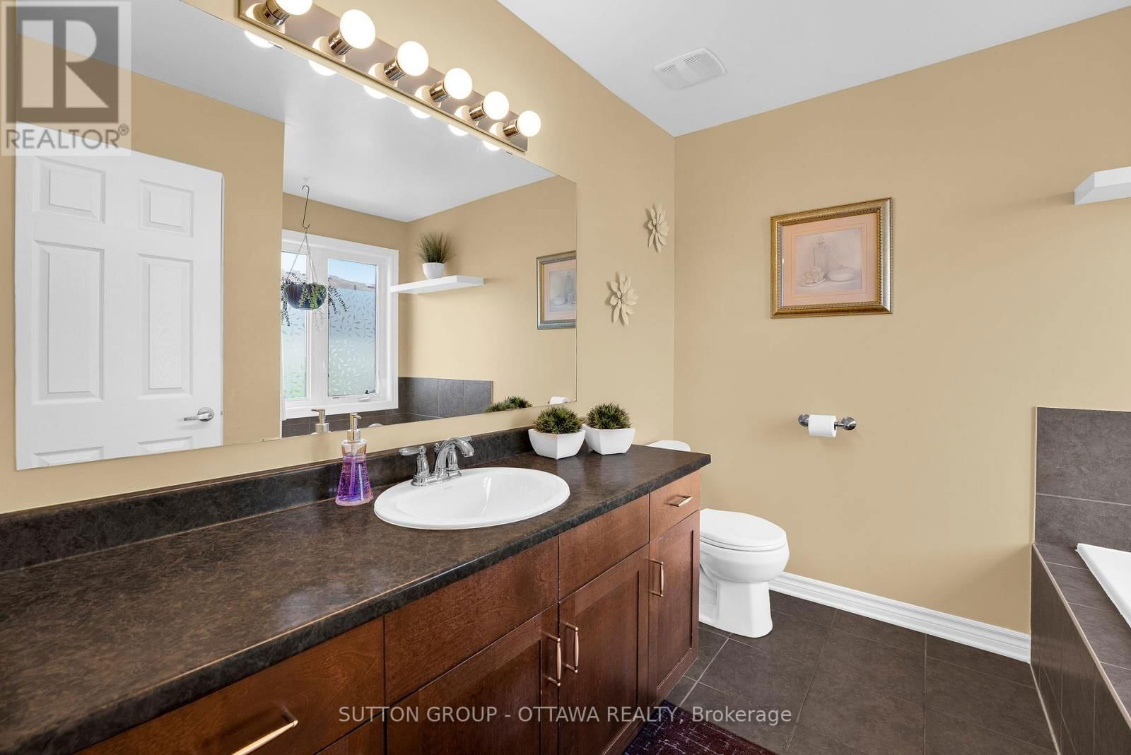3596 CAMBRIAN ROAD Image 25