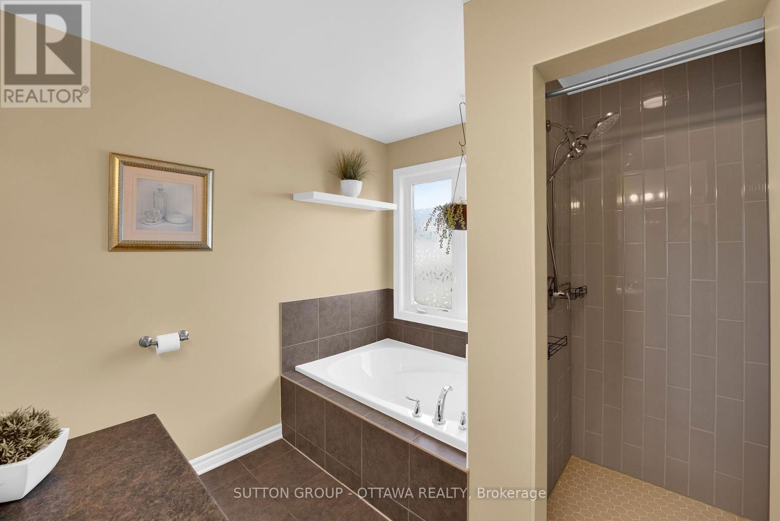3596 CAMBRIAN ROAD Image 26