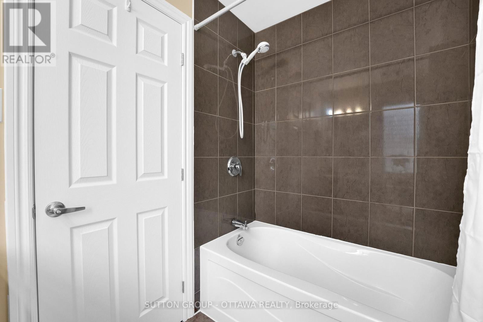 3596 CAMBRIAN ROAD Image 30