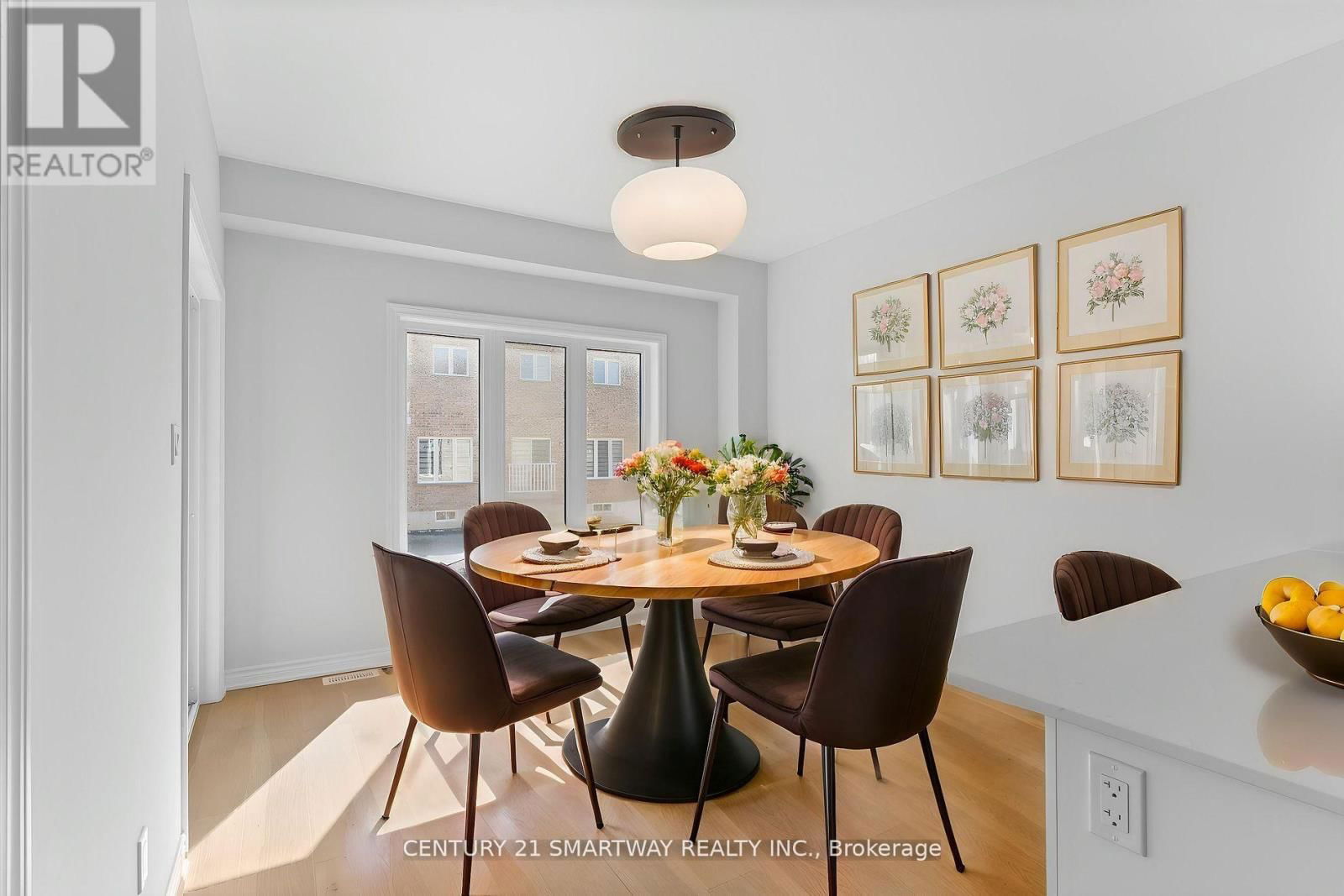 46 HUNTSWORTH AVENUE Image 13