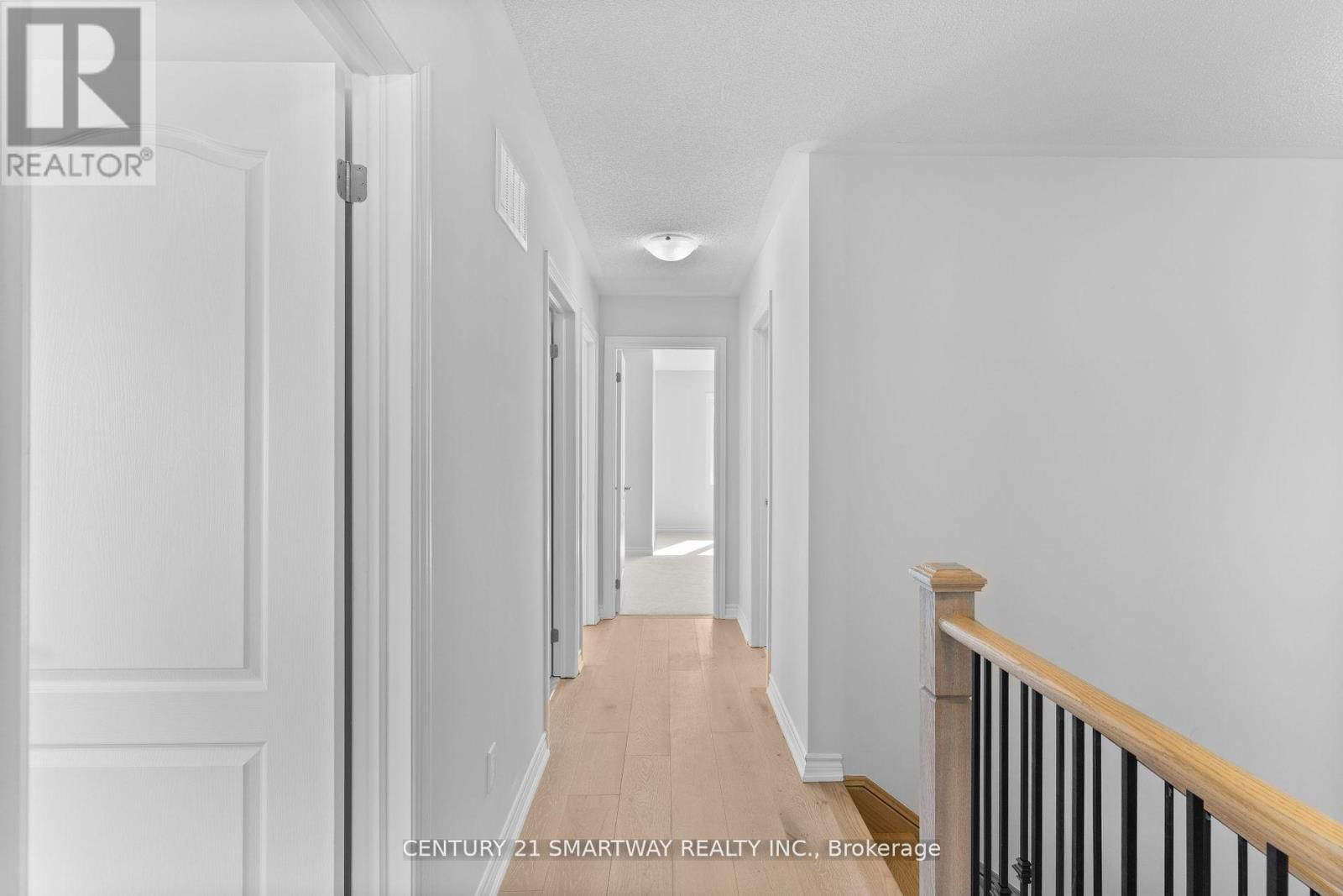46 HUNTSWORTH AVENUE Image 17