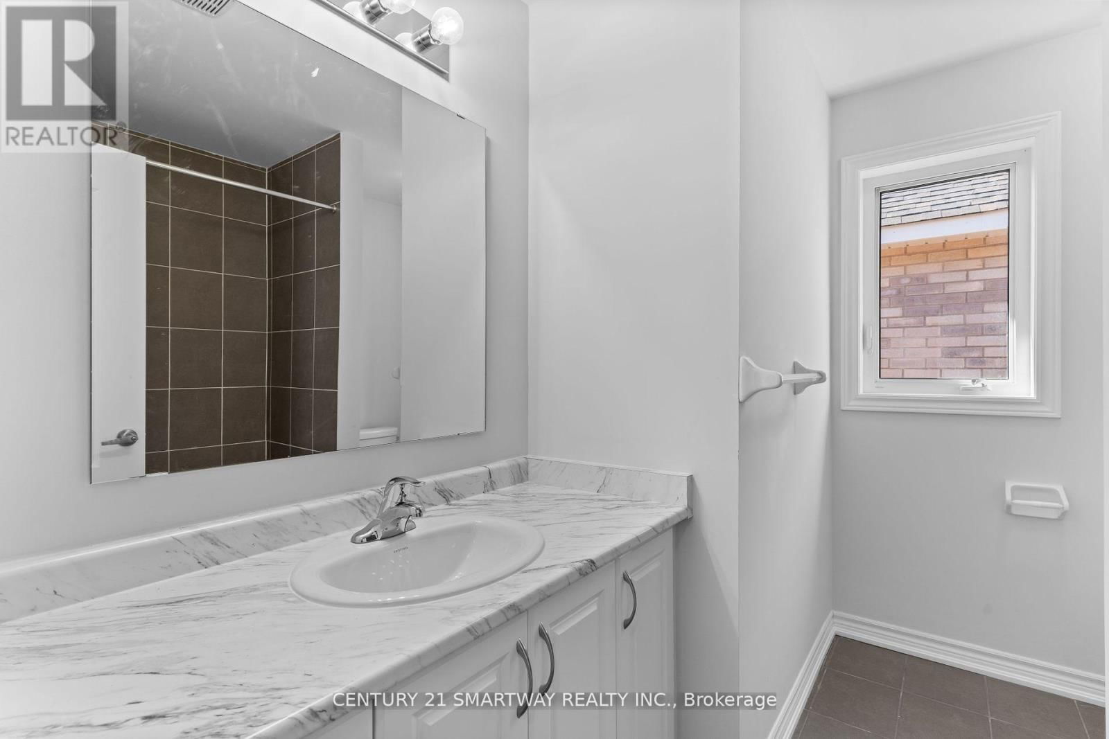 46 HUNTSWORTH AVENUE Image 18