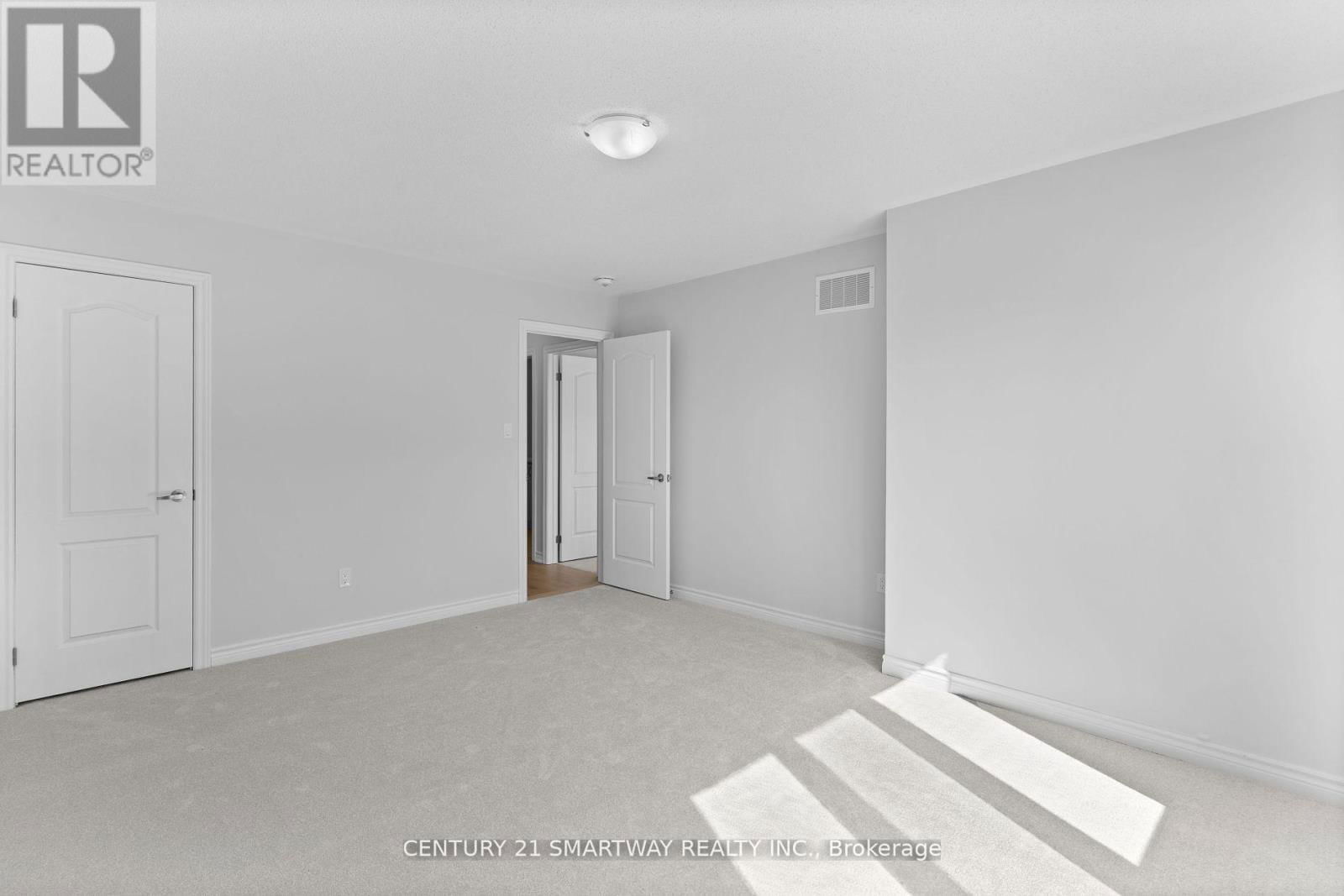 46 HUNTSWORTH AVENUE Image 20