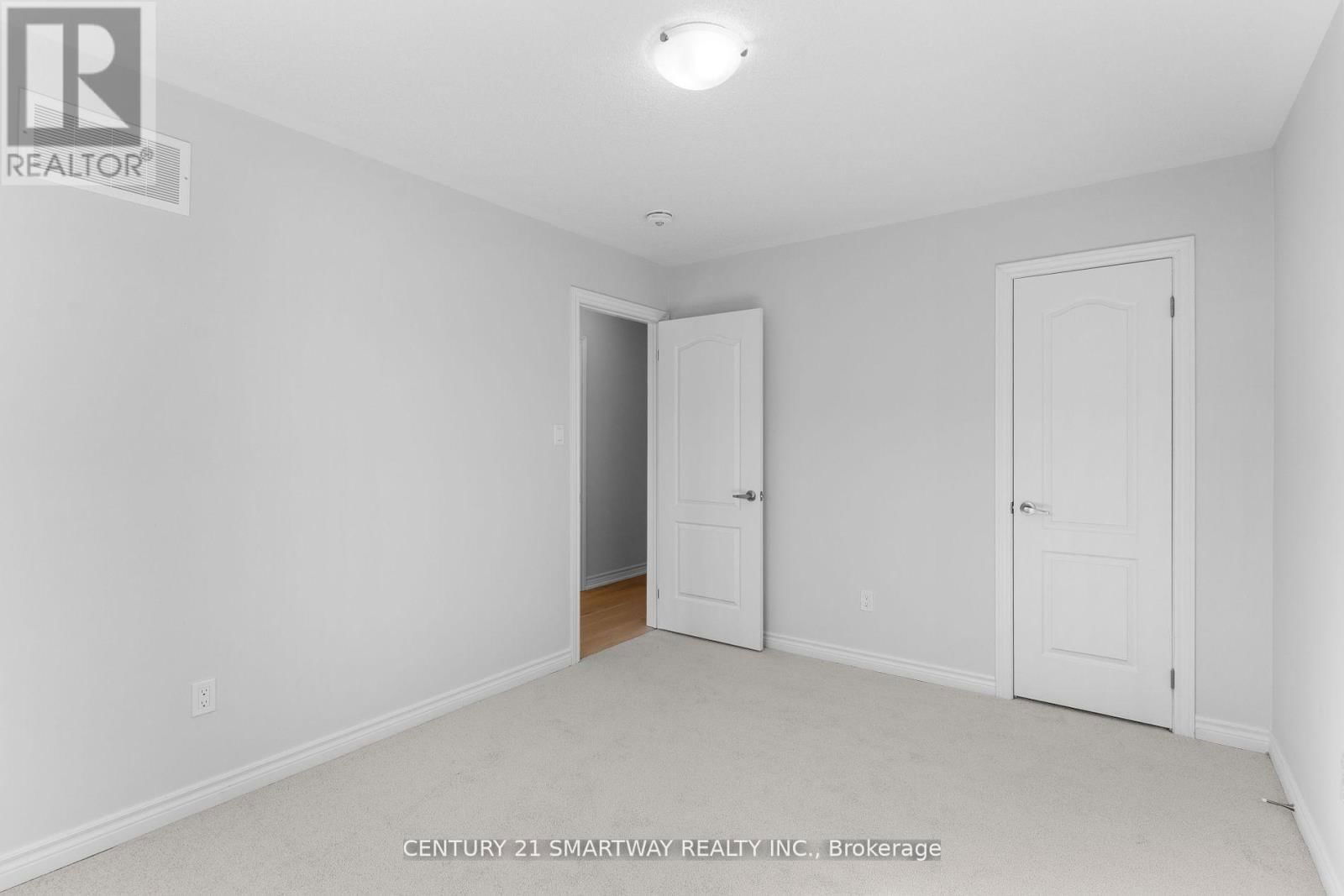 46 HUNTSWORTH AVENUE Image 23