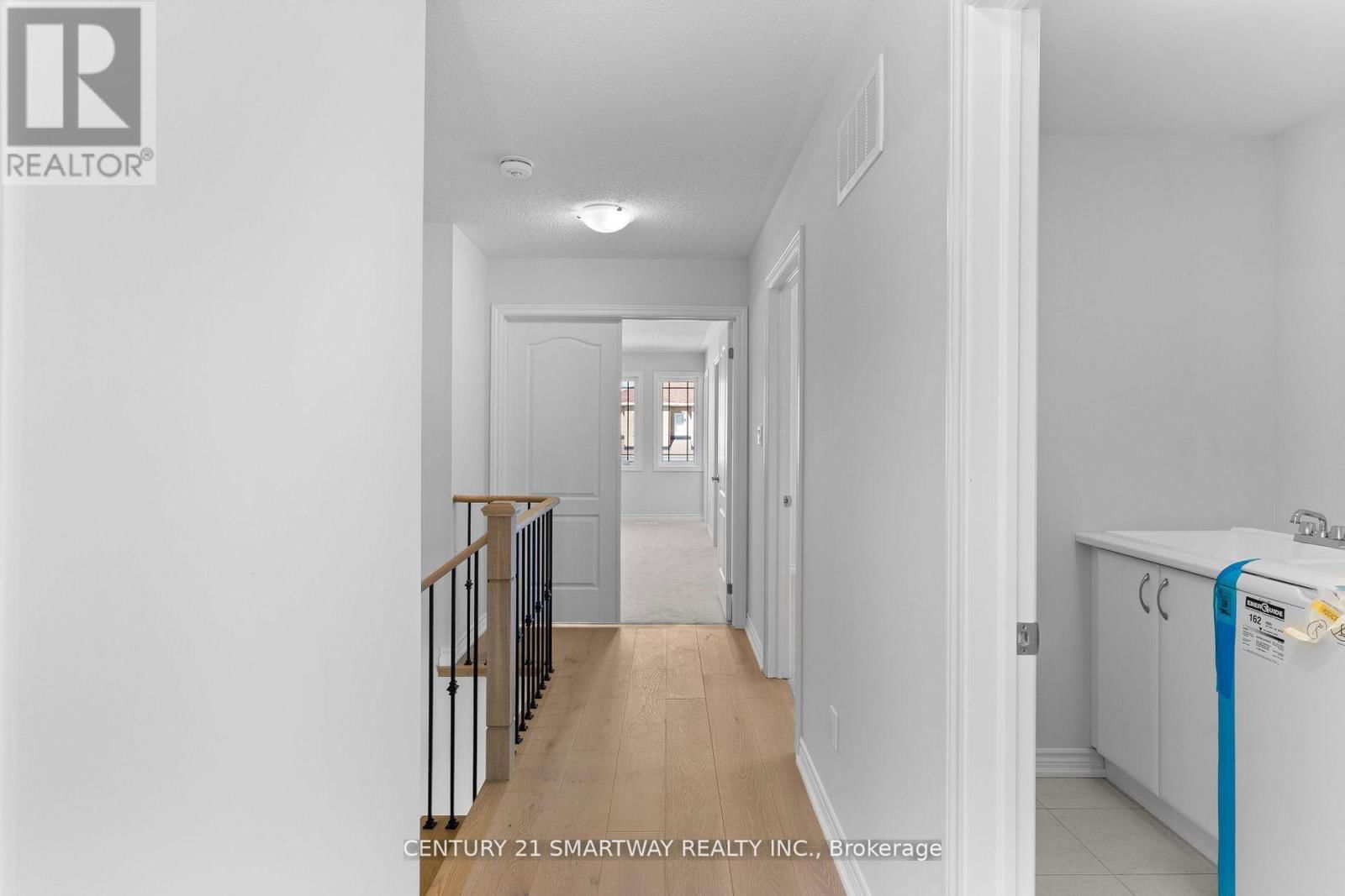 46 HUNTSWORTH AVENUE Image 24