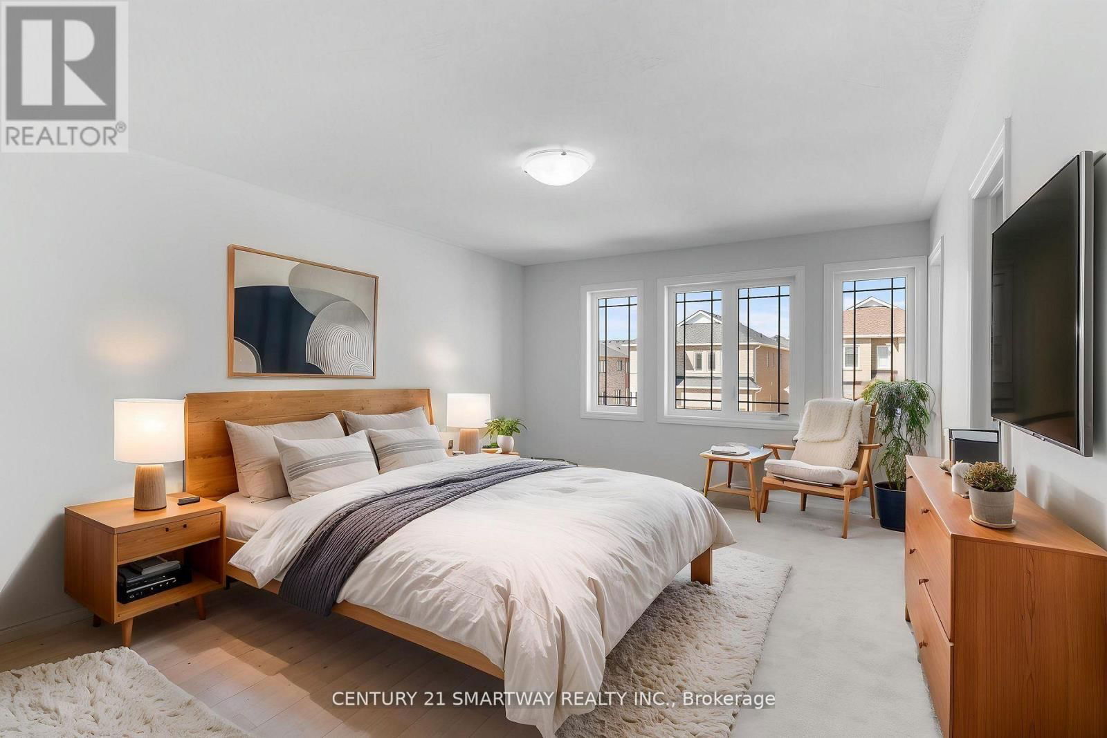 46 HUNTSWORTH AVENUE Image 25