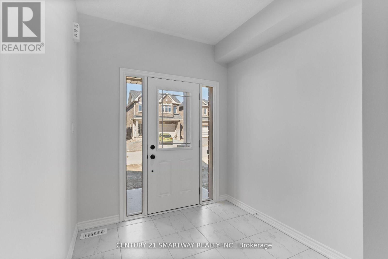 46 HUNTSWORTH AVENUE Image 4