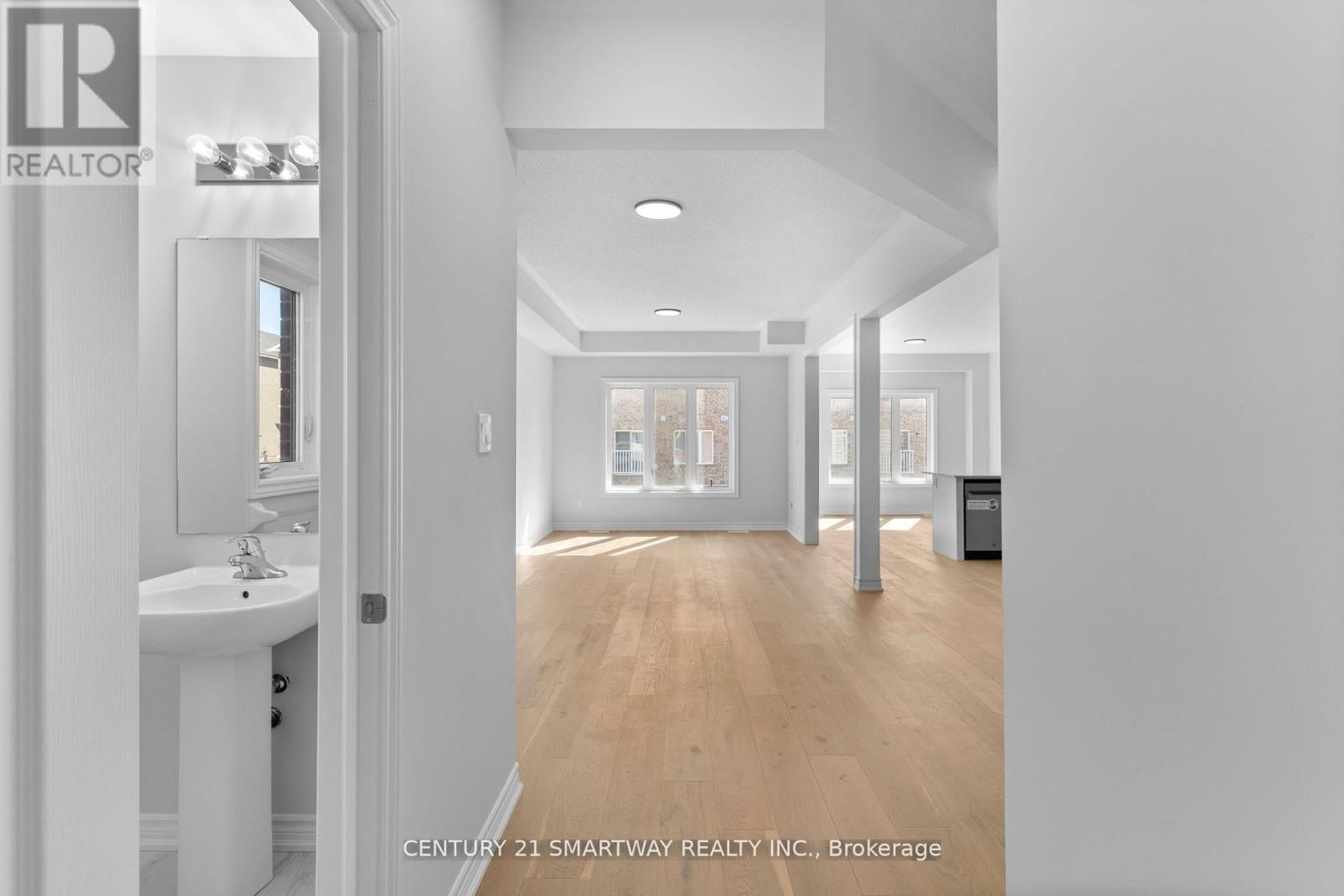 46 HUNTSWORTH AVENUE Image 5