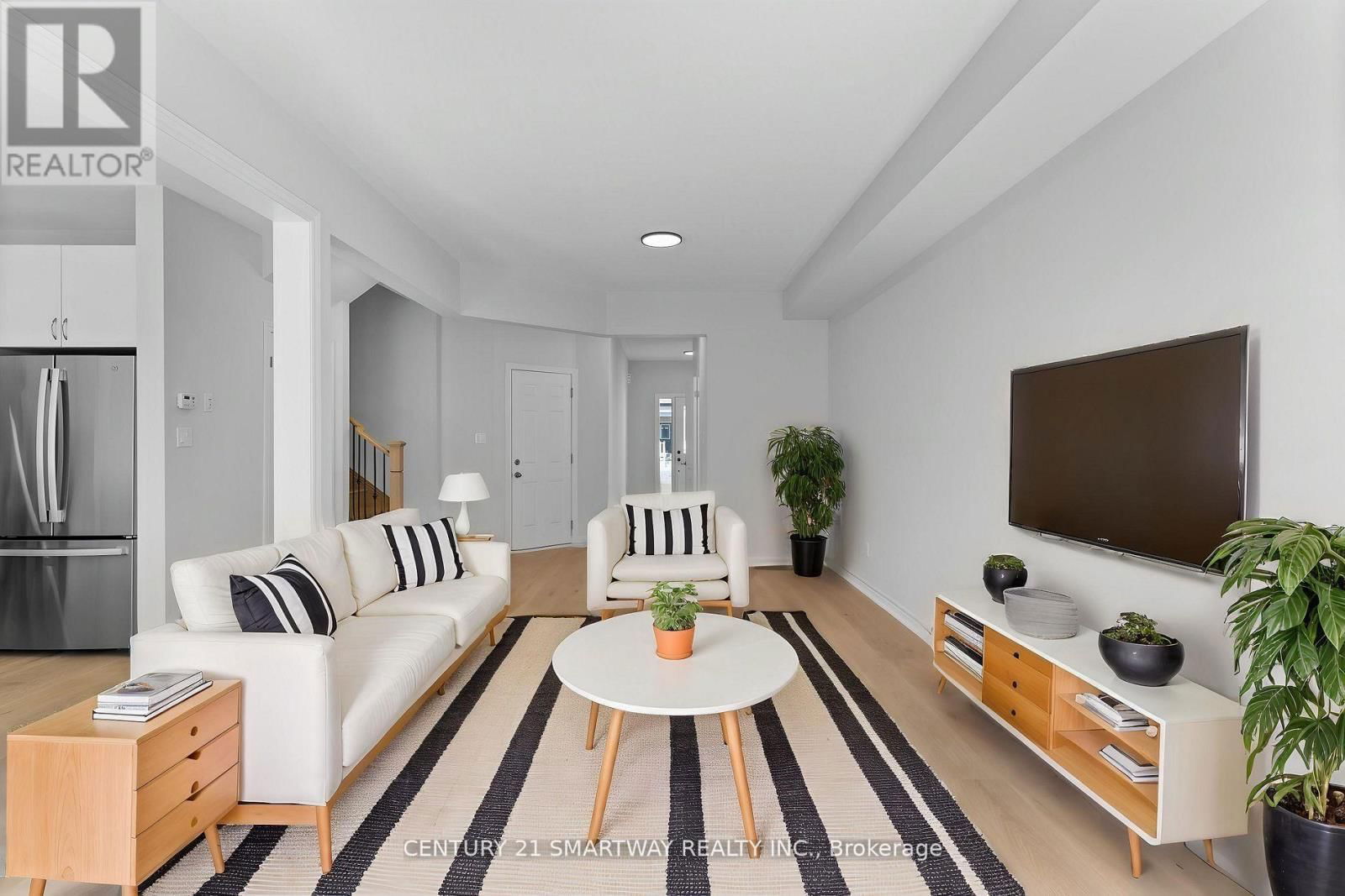 46 HUNTSWORTH AVENUE Image 8