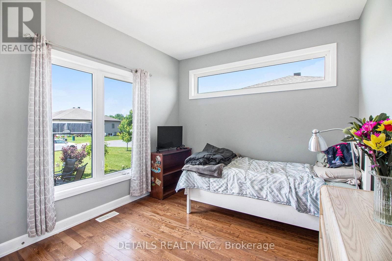 463 LANCASTER LANE Image 20