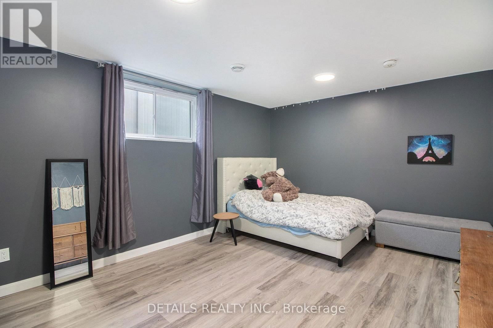 463 LANCASTER LANE Image 22