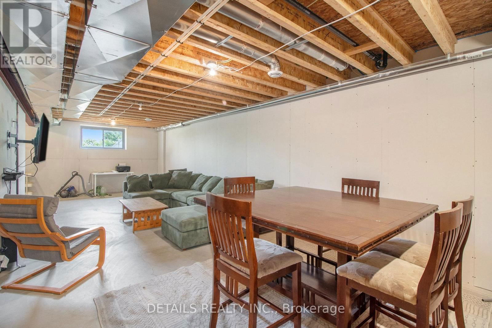 463 LANCASTER LANE Image 24