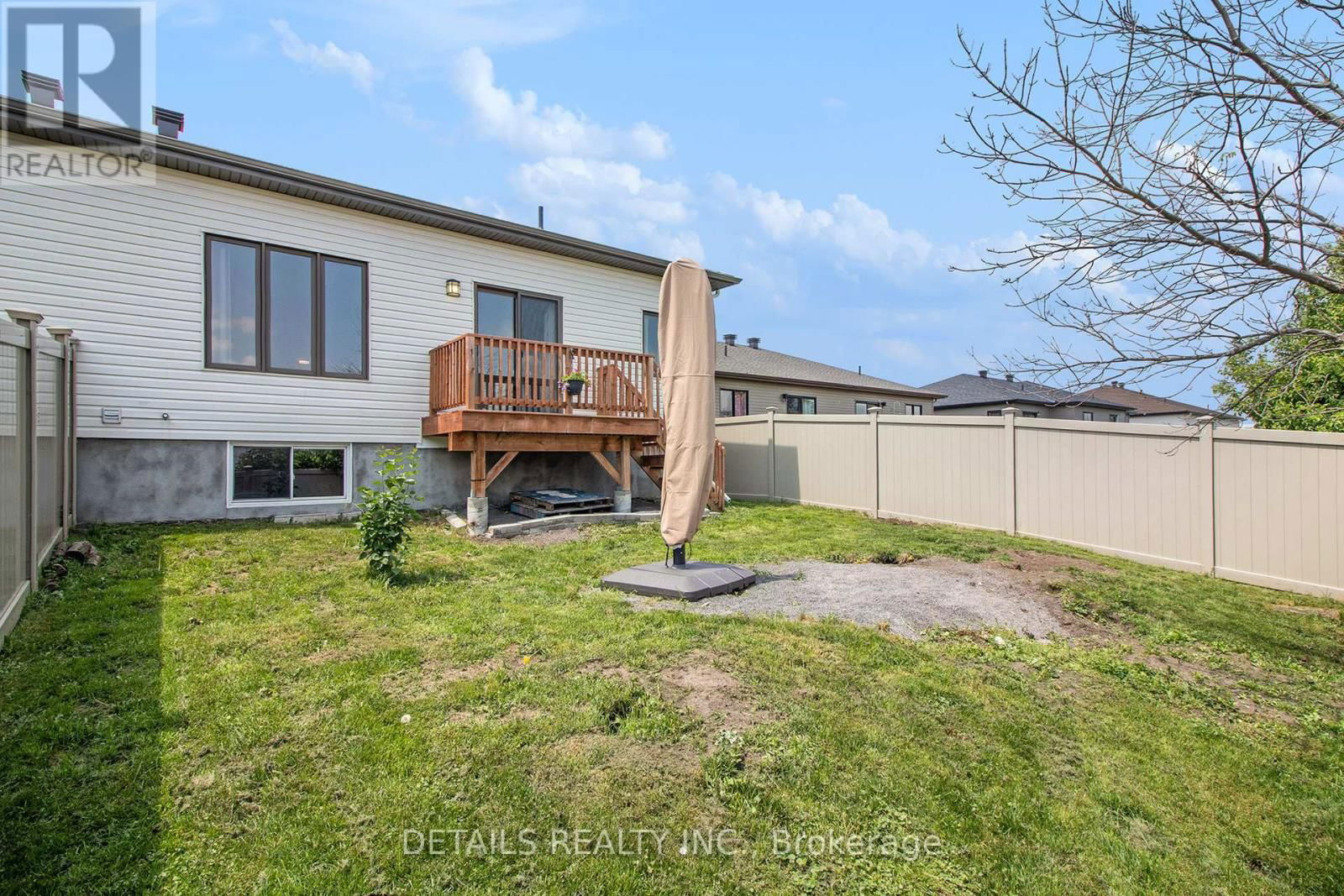 463 LANCASTER LANE Image 31