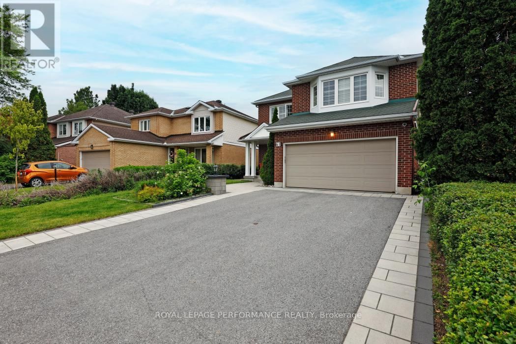 61 WYCLIFFE STREET Image 2