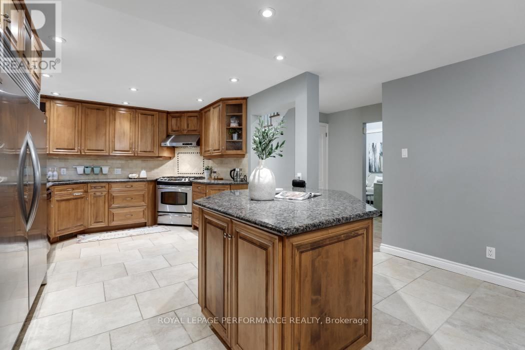 61 WYCLIFFE STREET Image 23