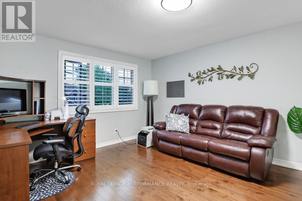 61 WYCLIFFE STREET Image 30
