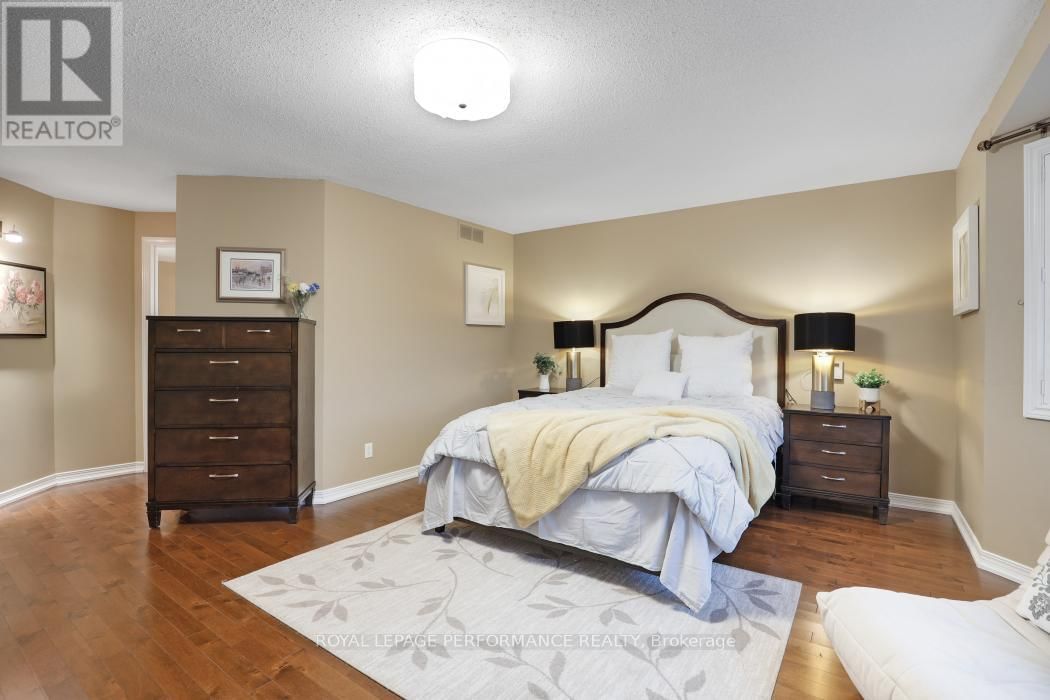 61 WYCLIFFE STREET Image 32