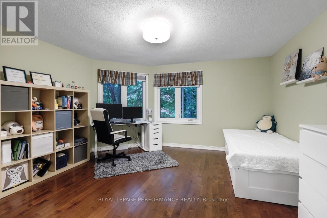 61 WYCLIFFE STREET Image 36