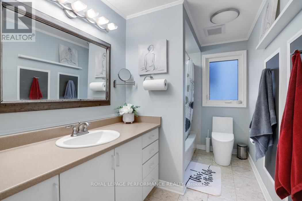 61 WYCLIFFE STREET Image 37