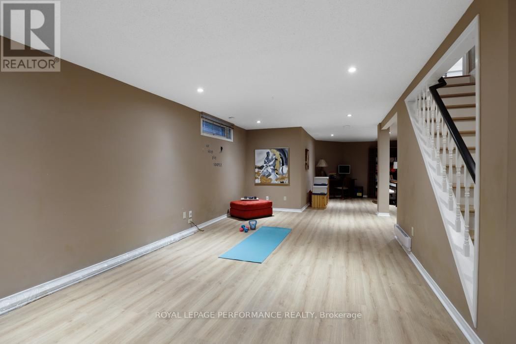 61 WYCLIFFE STREET Image 38