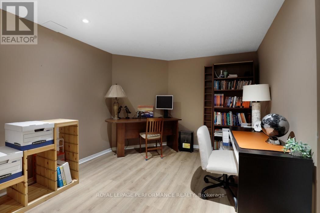 61 WYCLIFFE STREET Image 40