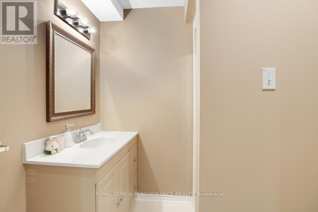61 WYCLIFFE STREET Image 42