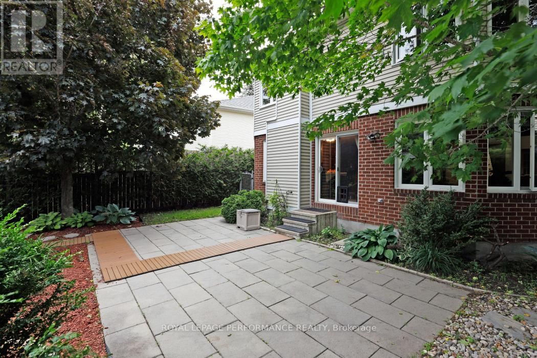 61 WYCLIFFE STREET Image 44