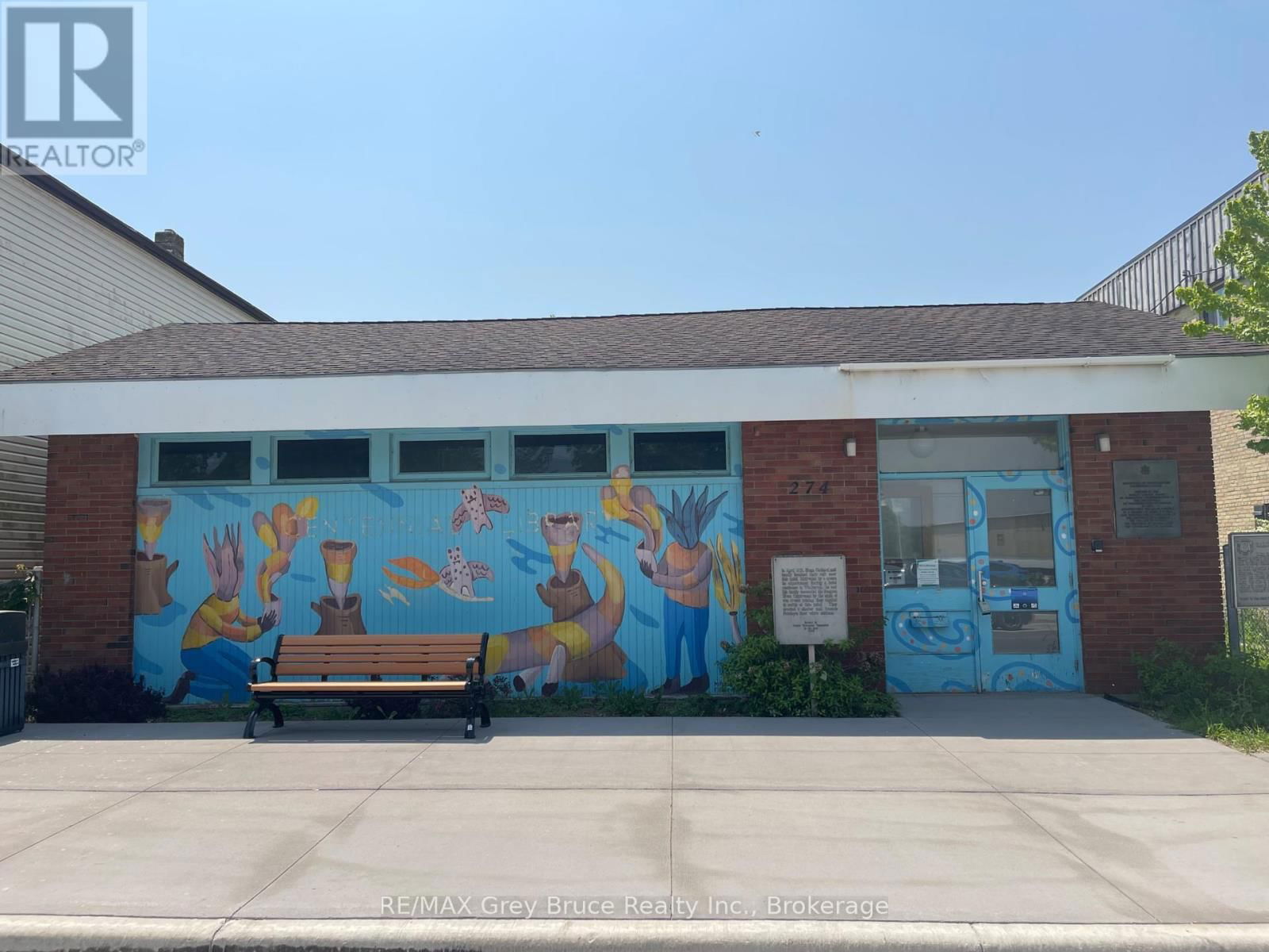 274 QUEEN STREET NORTH Image 1