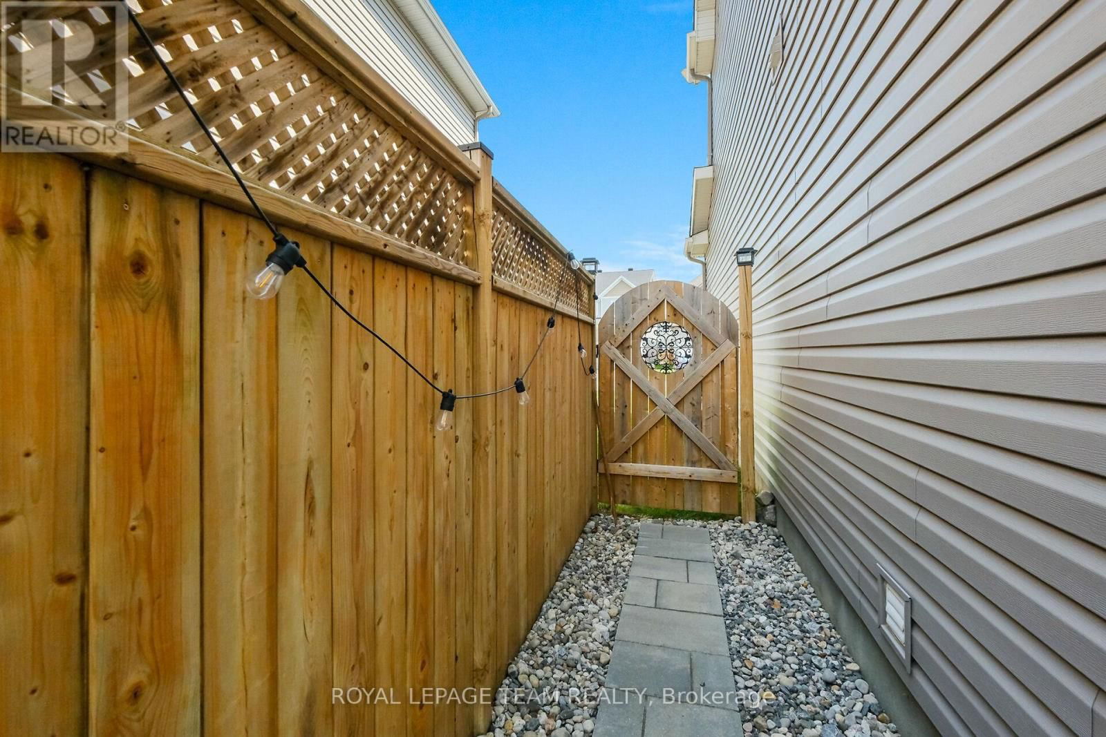 1871 GLENCREST ROAD Image 35