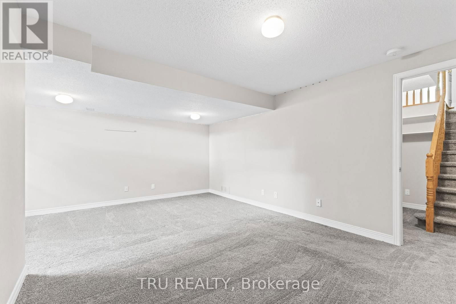 116 REDPATH DRIVE Image 35
