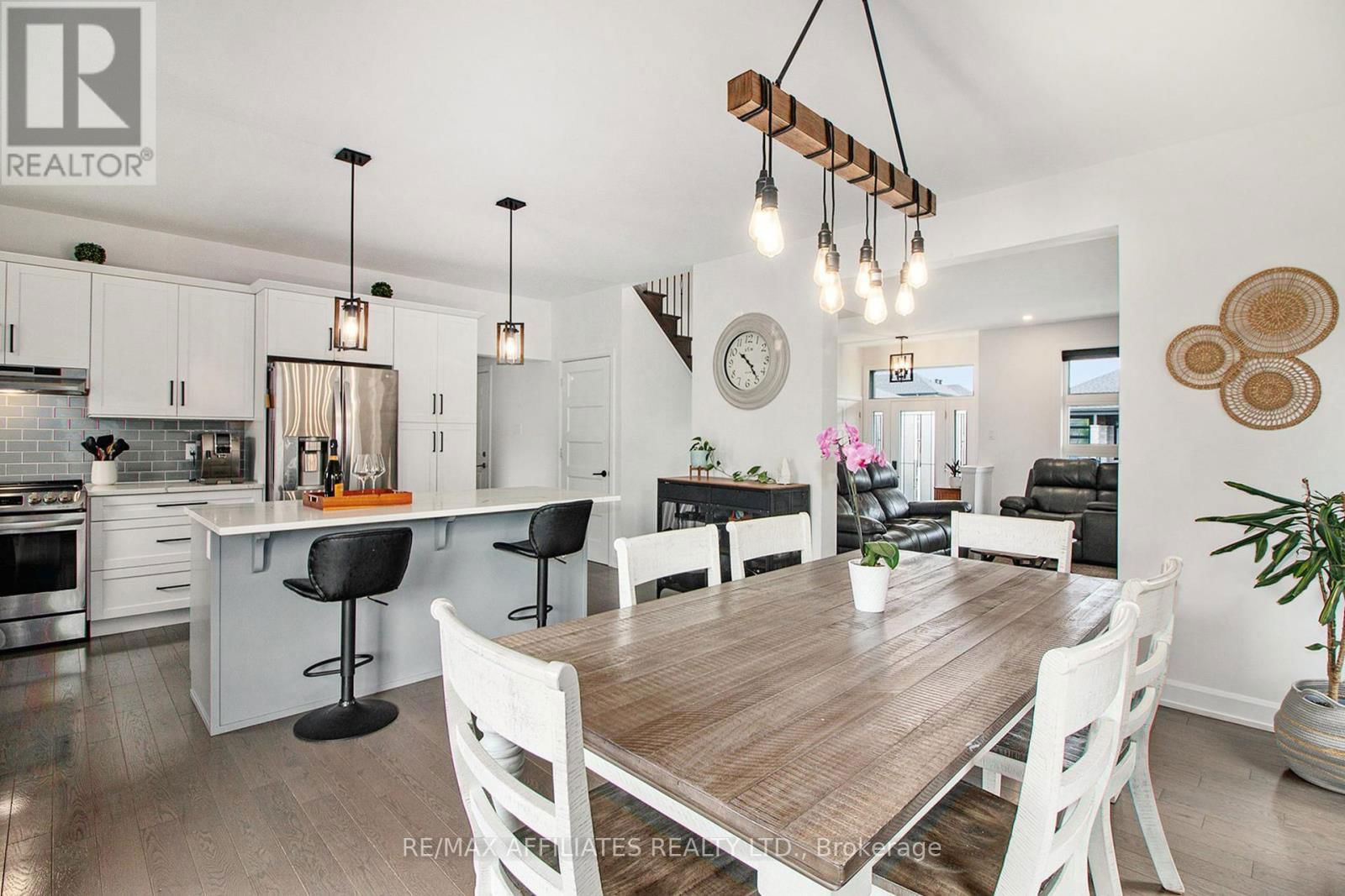 129 LYON STREET Image 11