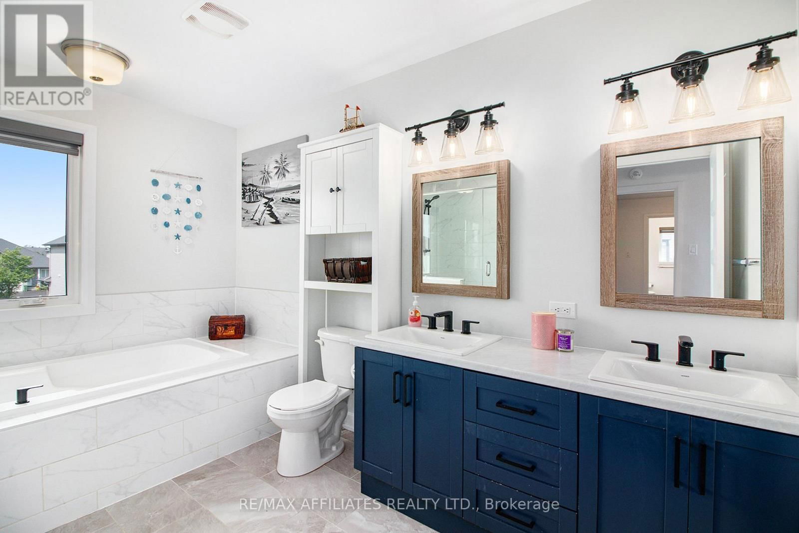 129 LYON STREET Image 20