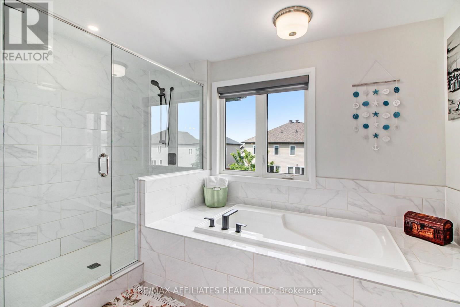 129 LYON STREET Image 21