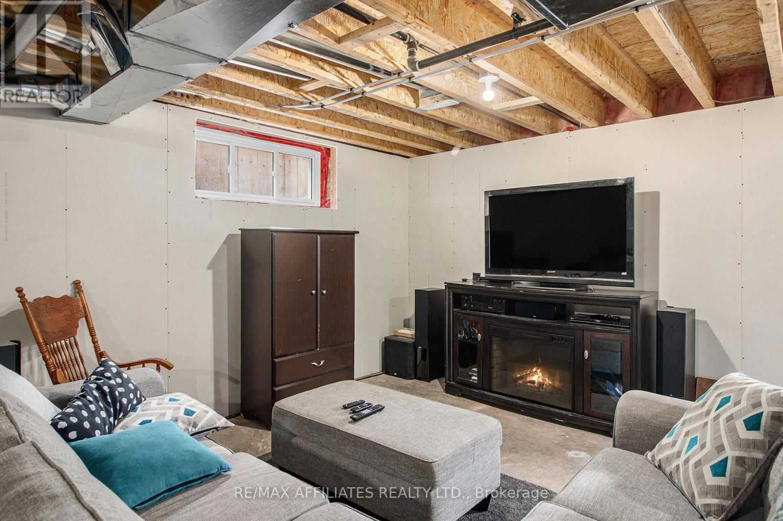 129 LYON STREET Image 28