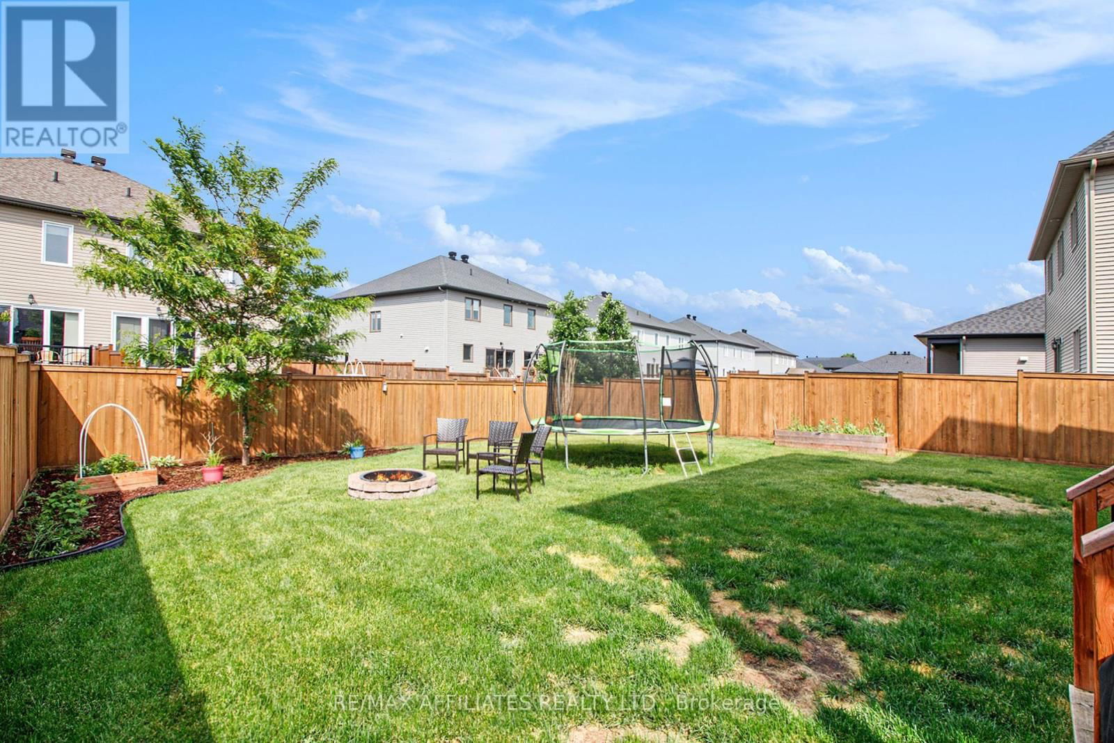 129 LYON STREET Image 30