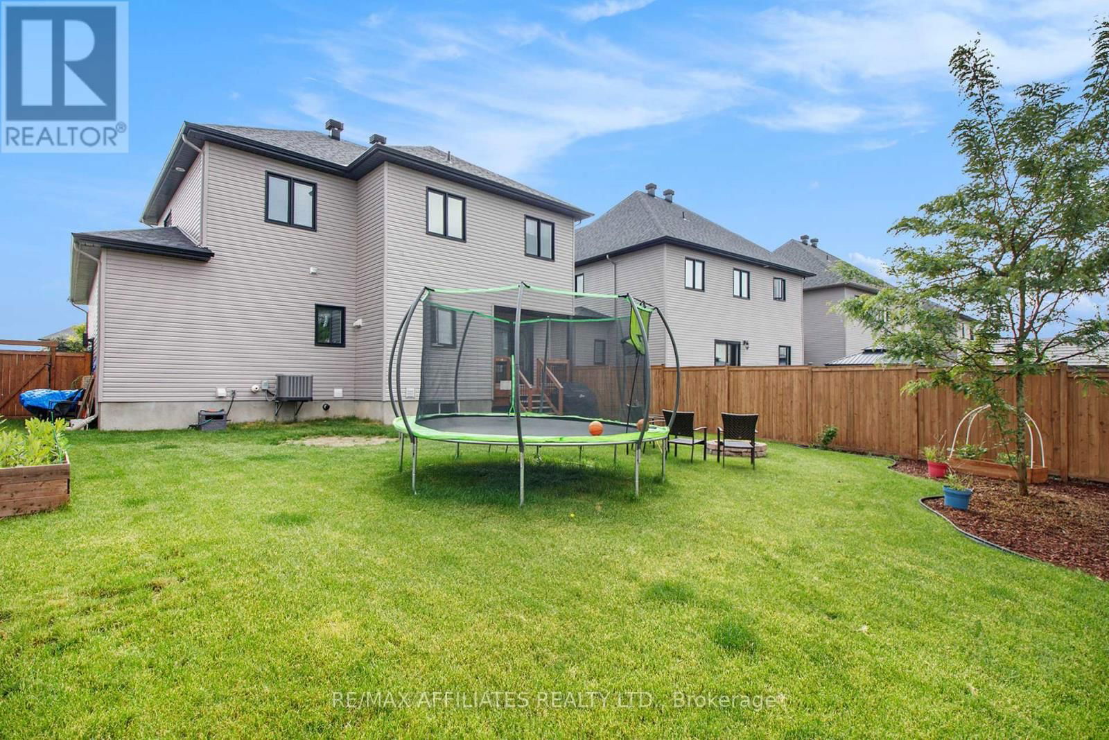 129 LYON STREET Image 31