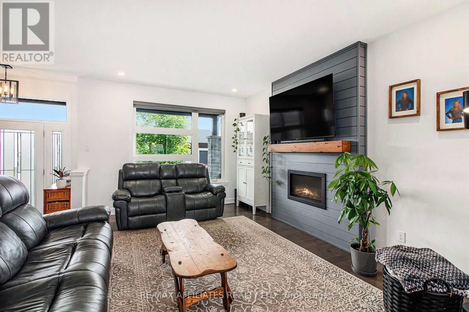 129 LYON STREET Image 7