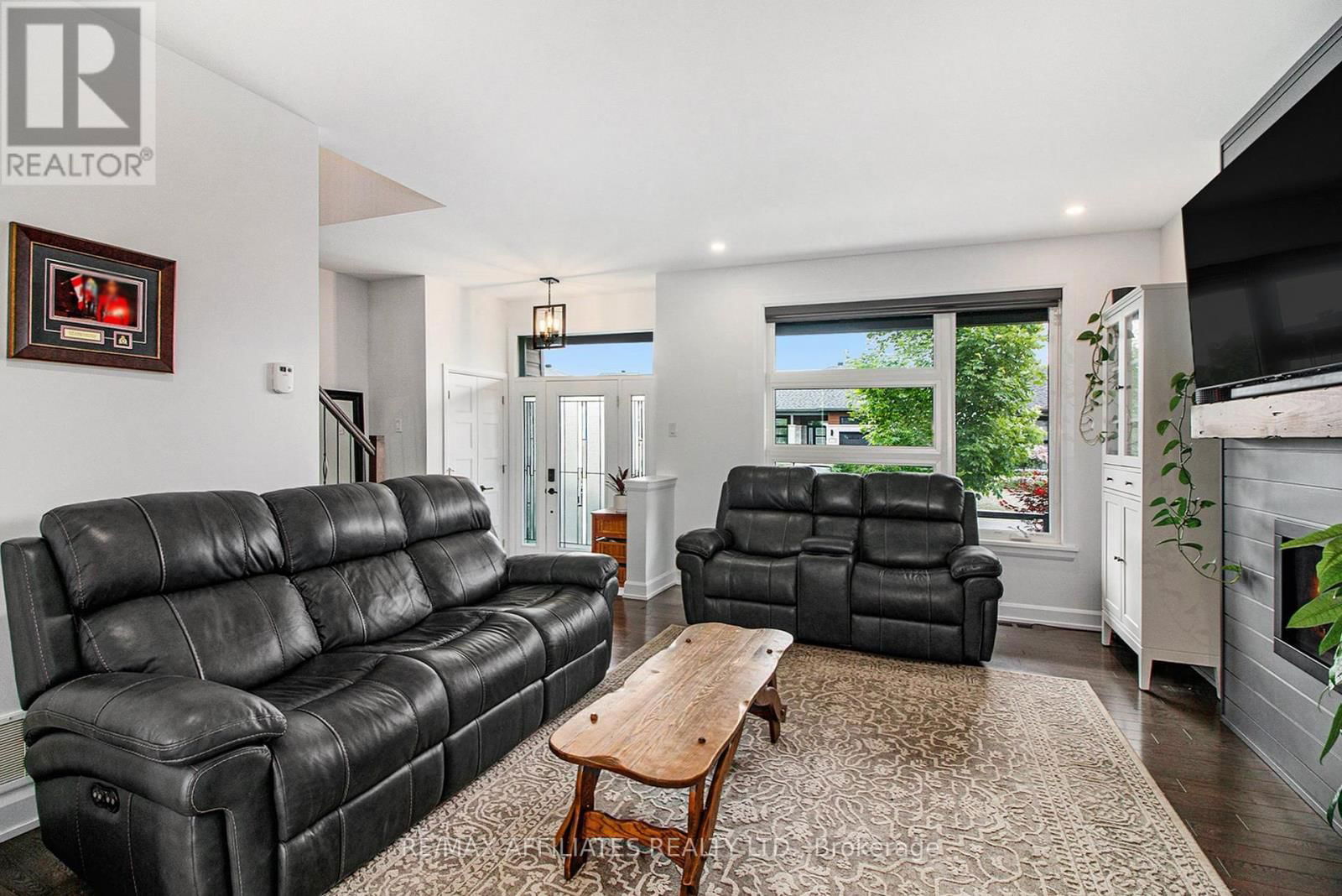 129 LYON STREET Image 8