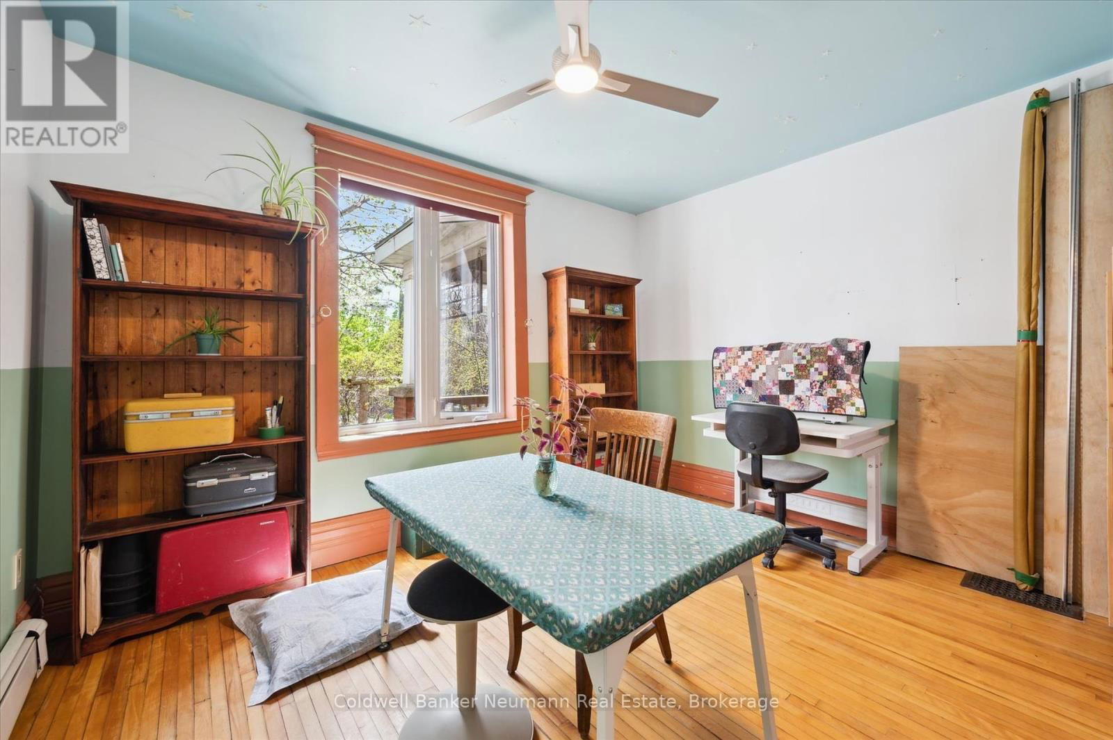 124 SURREY STREET EAST Image 15