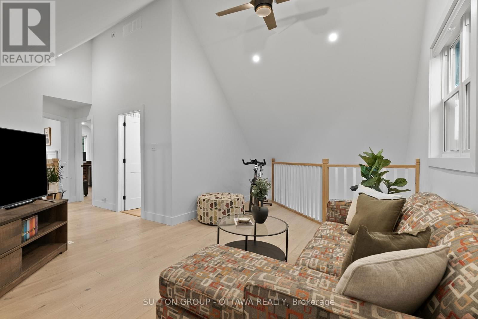 513 OXFORD STREET EAST Image 18