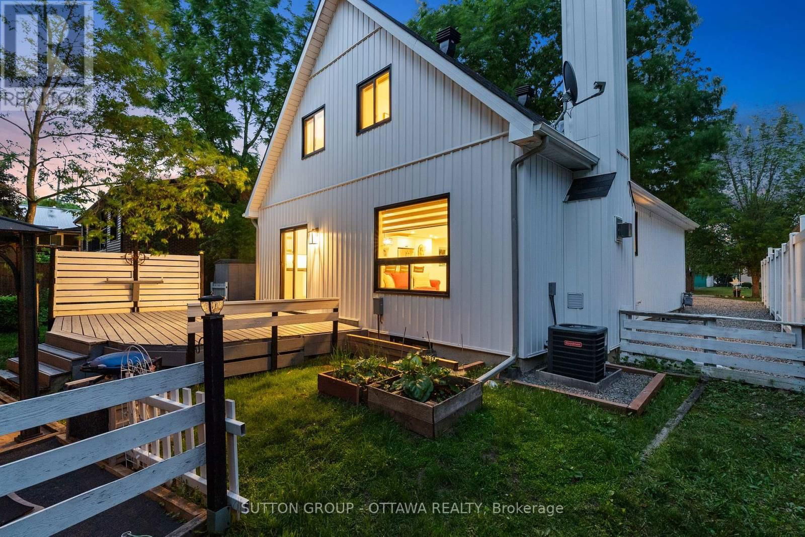 513 OXFORD STREET EAST Image 36