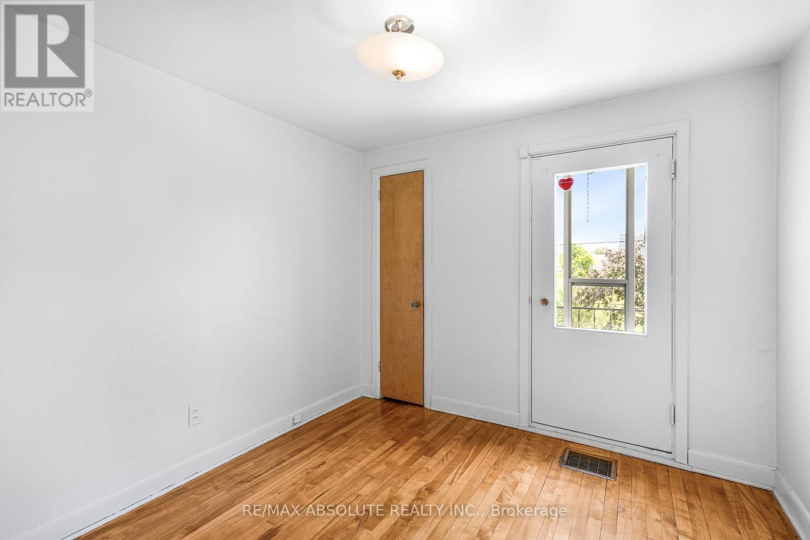 352 LACASSE AVENUE Image 20