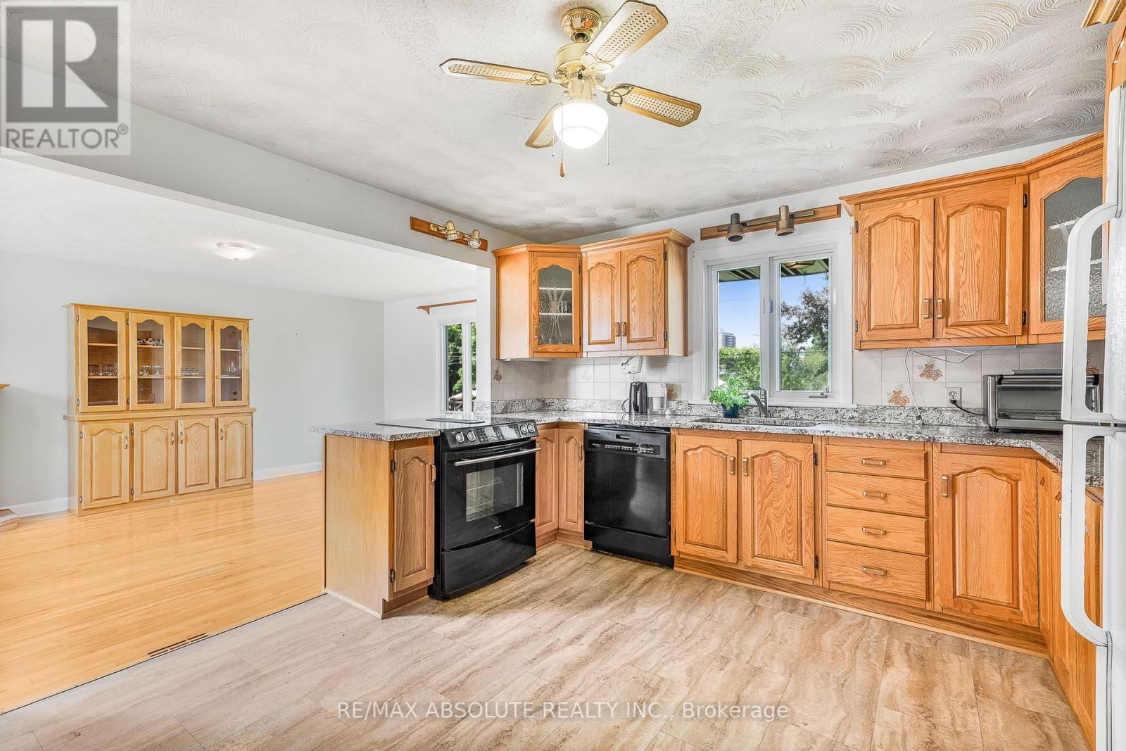 352 LACASSE AVENUE Image 8