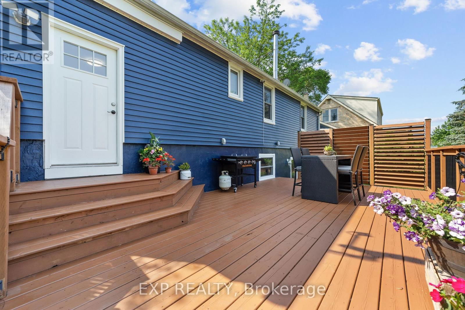 33202 BACK STREET Image 27