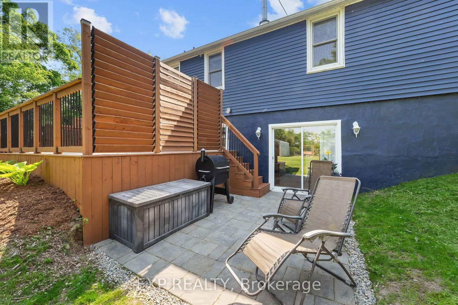 33202 BACK STREET Image 33