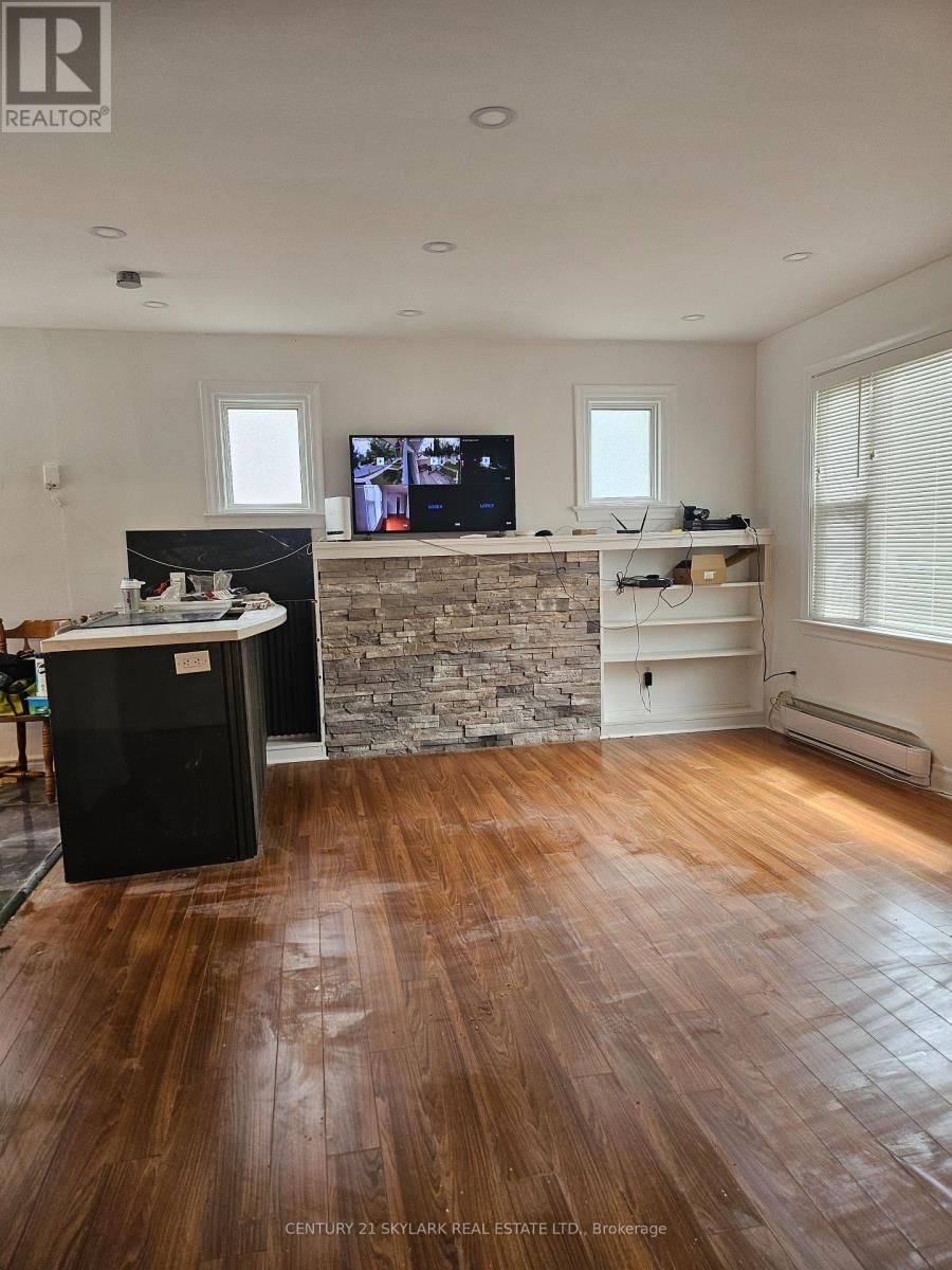 862 ARMOUR ROAD Image 1